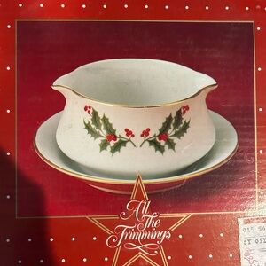 Porcelain Gravy Boat with Saucer